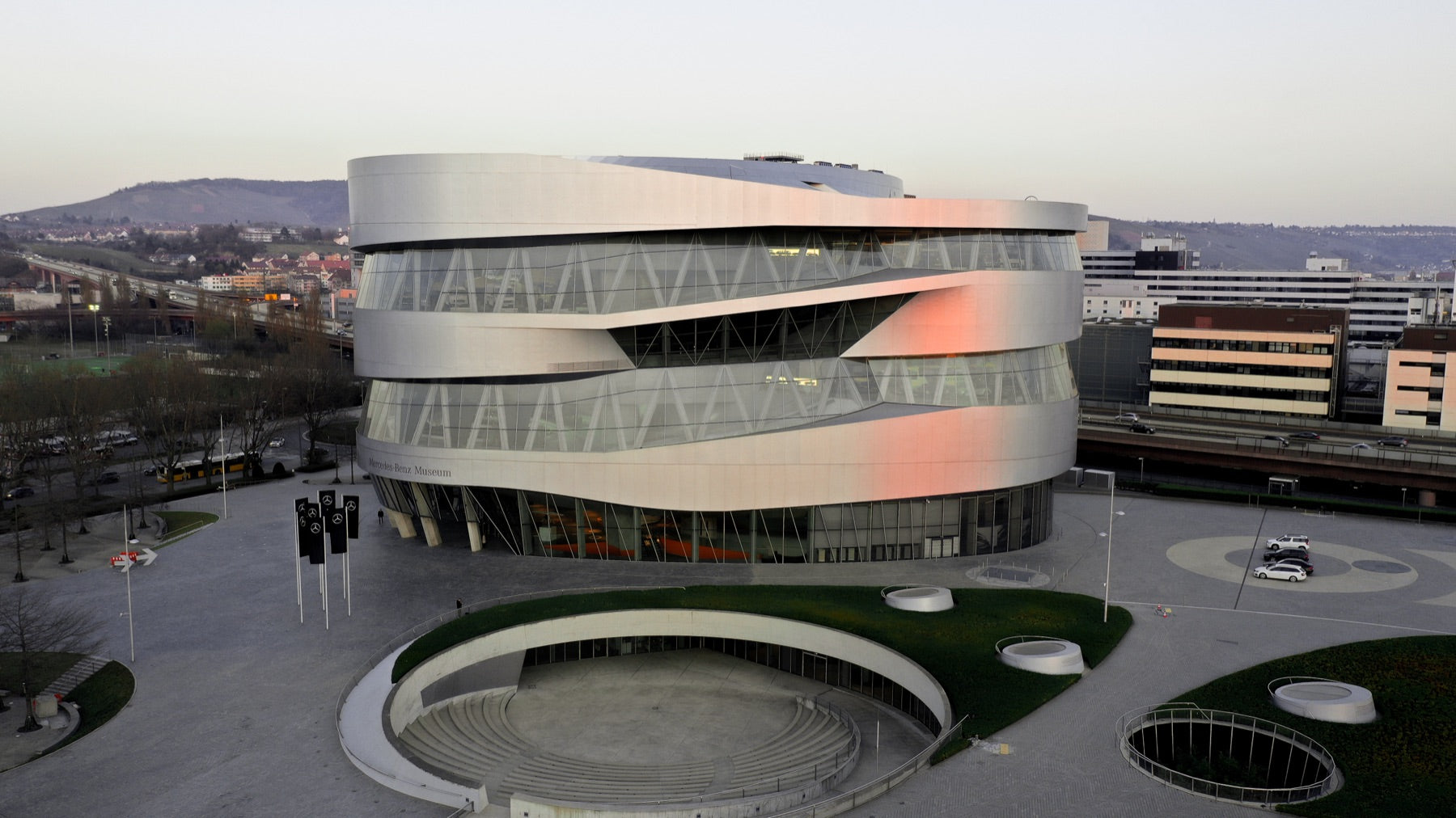 amphitheater mercedes-benz museum · stuttgart